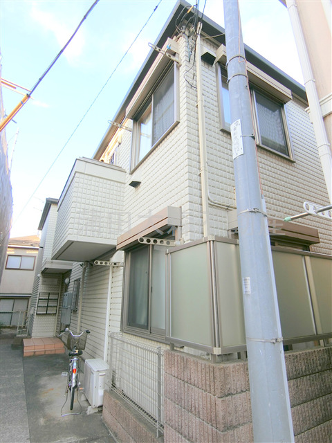 建物外観　2006年3月築　軽量鉄骨造地上2階建て総戸数6戸TVモニタ