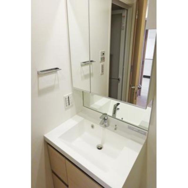 洗面設備　※写真は同タイプ住戸です。