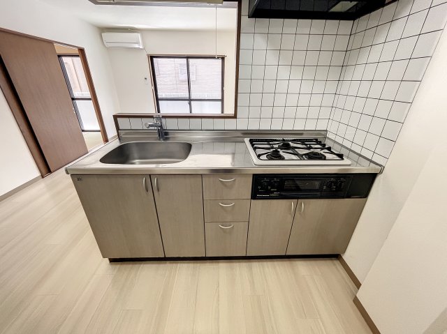 キッチン　参考イメージ写真。（反転タイプあり）