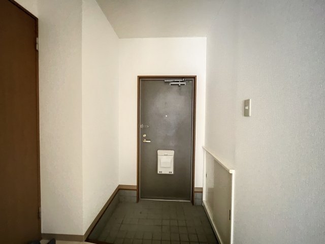 玄関　参考イメージ写真。（反転タイプあり）