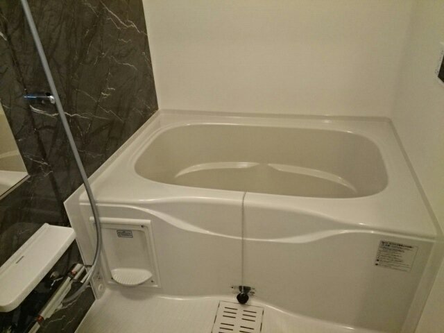 バス・シャワールーム　ゆったり過ごせるお風呂です