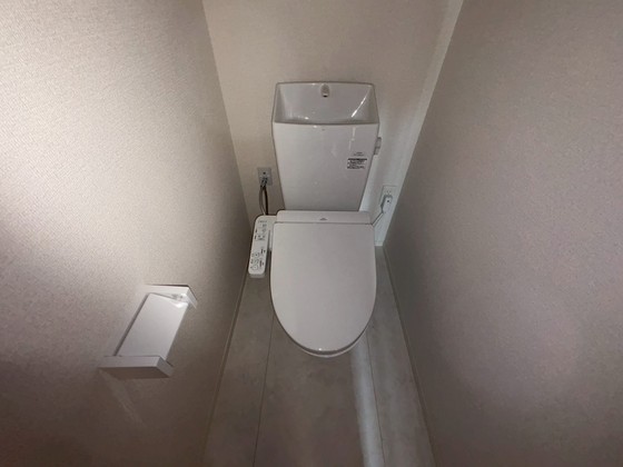 トイレ　※参考　同施工会社の写真となります