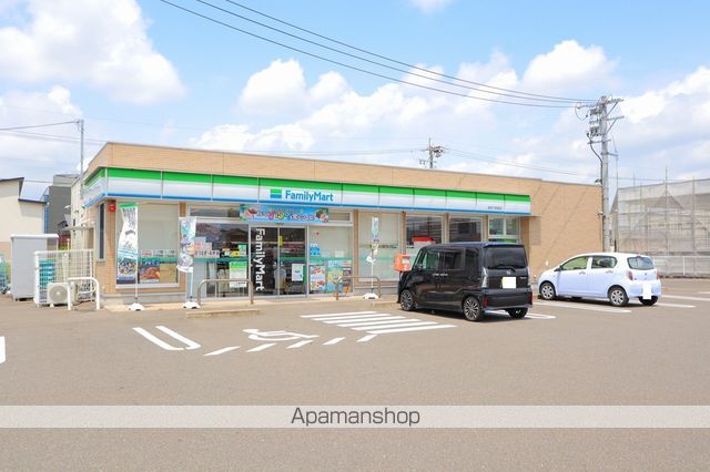 コンビニ　ファミリーマート岐阜下奈良店（コンビニ）まで559m