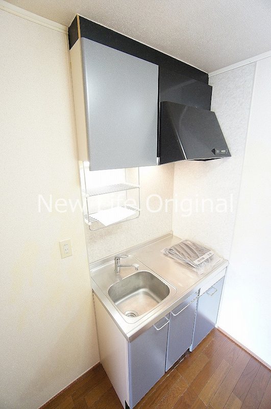 キッチン　電気コンロがついています。