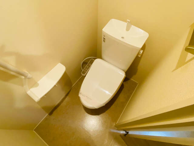 トイレ　シャワー付トイレです
