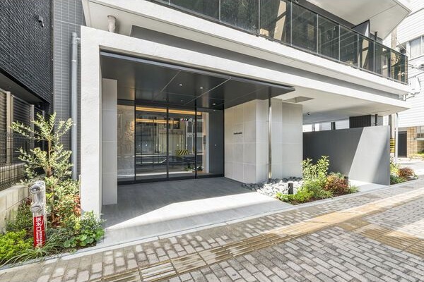 エントランス　くじらのゼロ賃貸は＼仲介手数料0円×初期費用最安×全国対応／