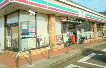 コンビニ　セブンイレブン三条下須頃店（コンビニ）まで350m