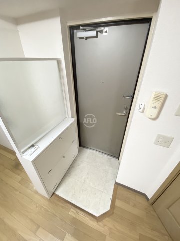 玄関　ステイタス難波 玄関