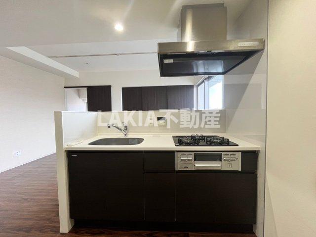 キッチン　退去予定の為、別部屋の写真となります。