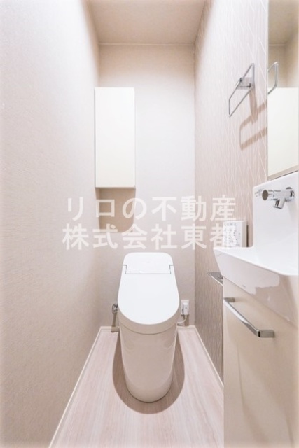 トイレ　洗浄・暖房便座付です！