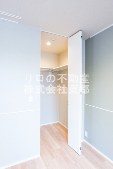 収納　奥行のあるウォークインクローゼットならお荷物多い方でも安心☆