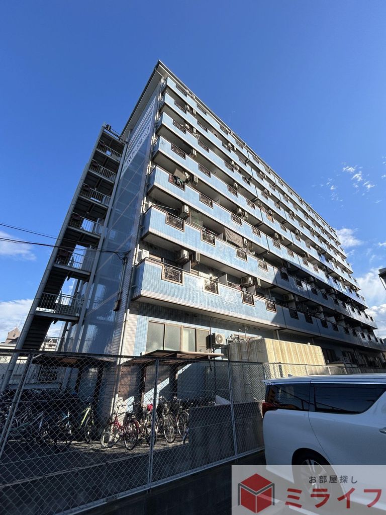建物外観　大型マンションならではの安心感、203戸の1Kレジデンス