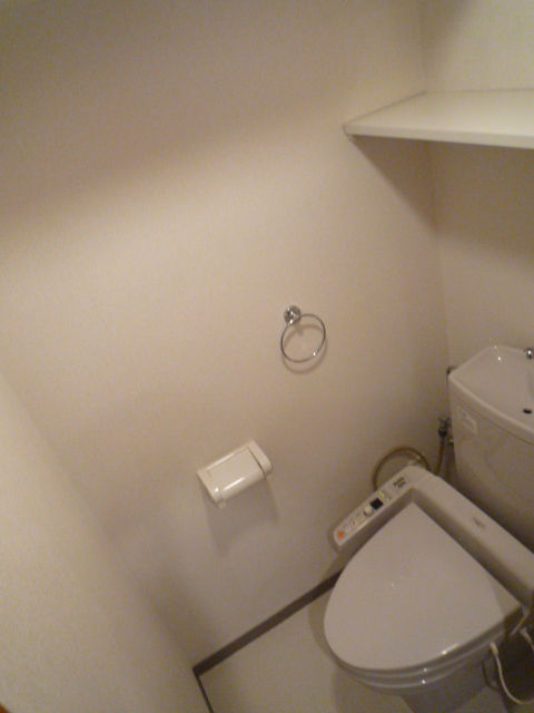 トイレ　※別部屋の参考写真です。