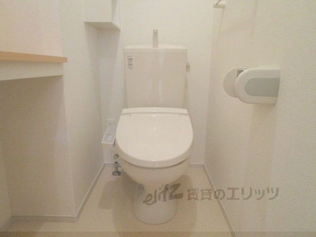 トイレ　温水洗浄便座