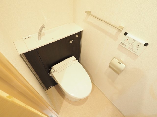 トイレ　清潔感のあるトイレです