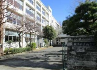 中学校　練馬区立旭丘中学校（中学校）まで357m