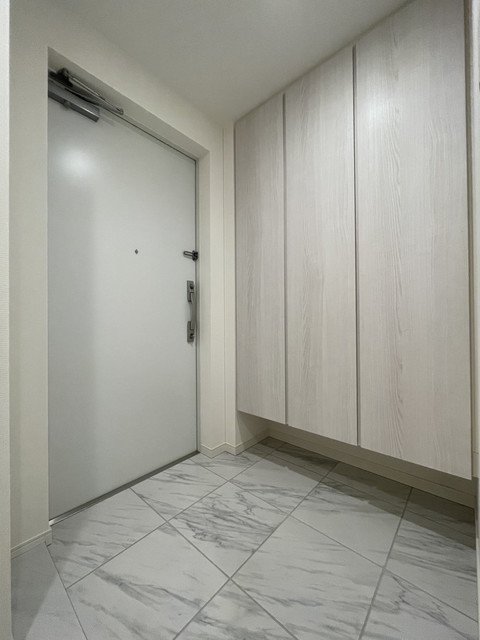 玄関　※写真は同タイプ住戸です。