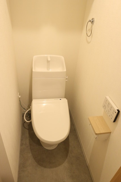 トイレ　※写真は他号室です