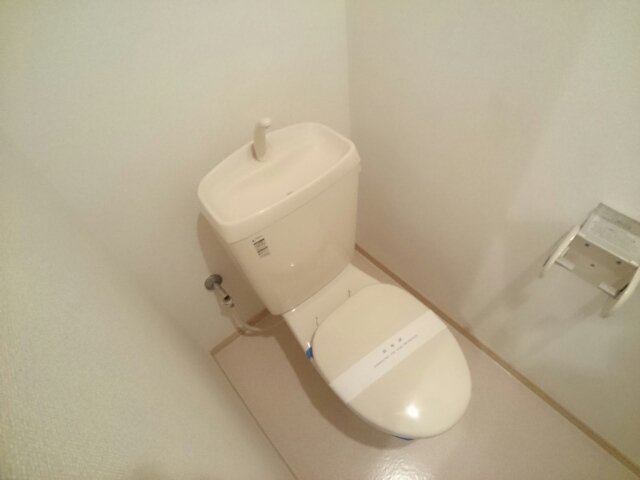 トイレ　落ち着いたトイレです