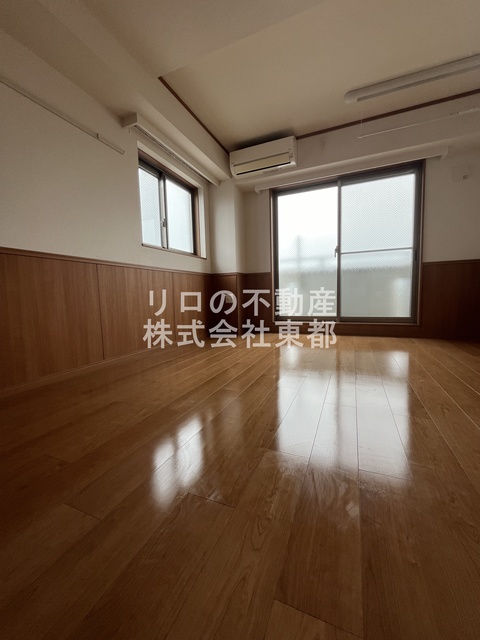 その他部屋・スペース　２面採光なので、明るく風通しのよい過ごしやすいお部屋です♪