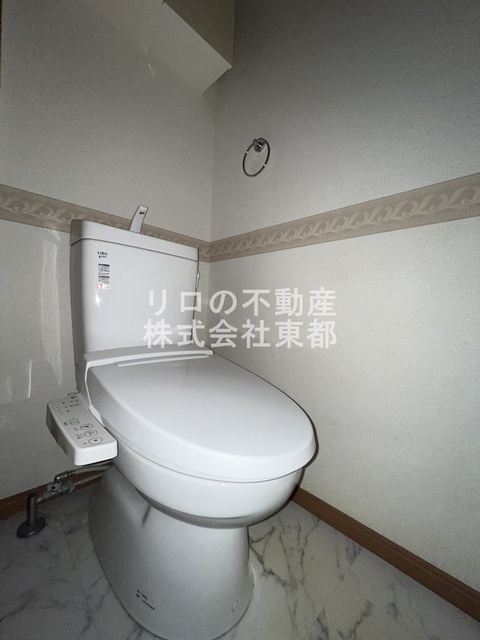 トイレ　白を基調とした空間で清潔感のあるトイレです♪