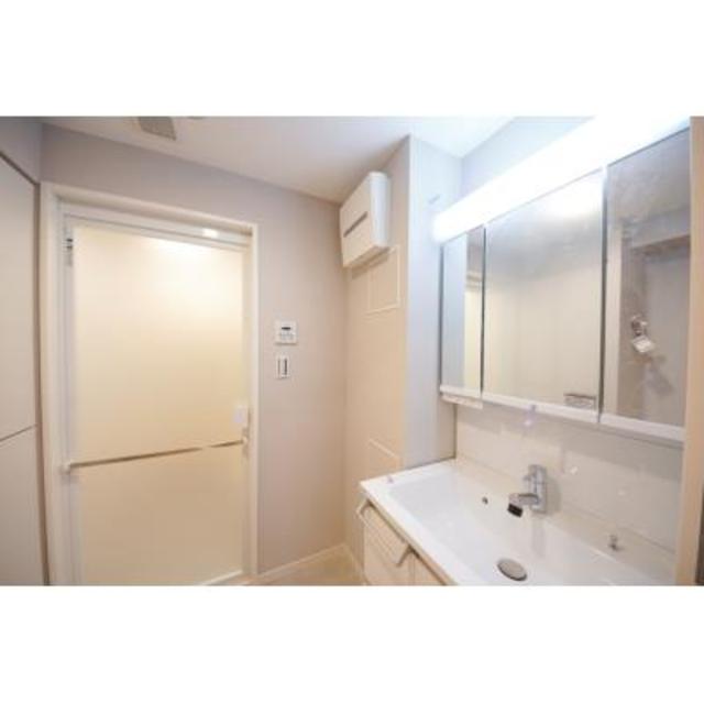 洗面設備　※写真は同タイプ住戸です。