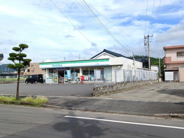 コンビニ　ファミリーマート隼人姫城店（コンビニ）まで850m