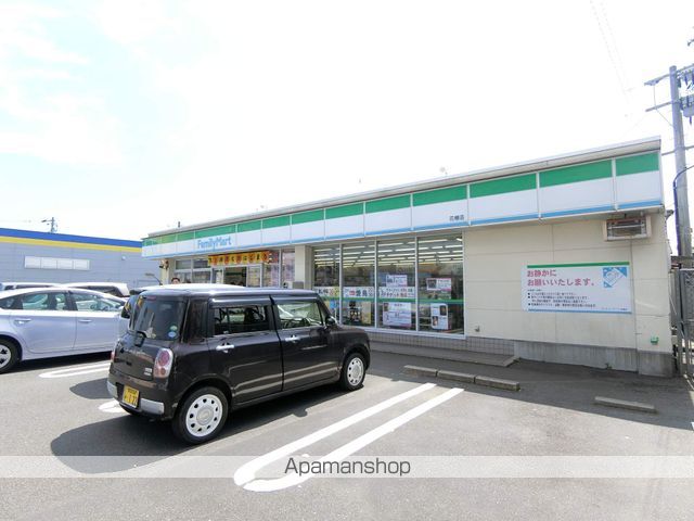 コンビニ　ファミリーマート花棚店（コンビニ）まで505m