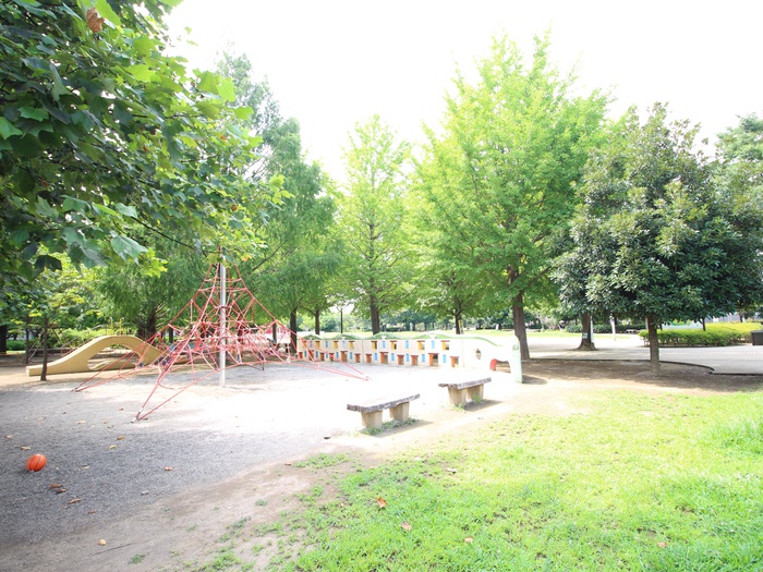 公園　西中央公園（公園）まで730m