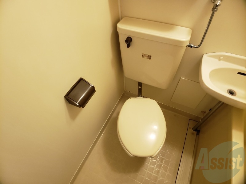 トイレ　こちらはトイレです。清潔感があり、安心して使用できます。