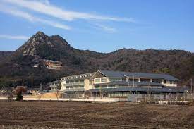 小学校　東近江市立箕作小学校（小学校）まで1240m