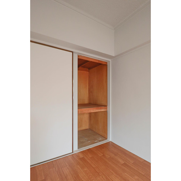 収納　同じ建物の別のお部屋