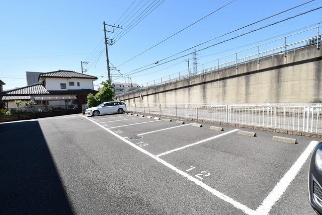 駐車場　敷地内駐車場
