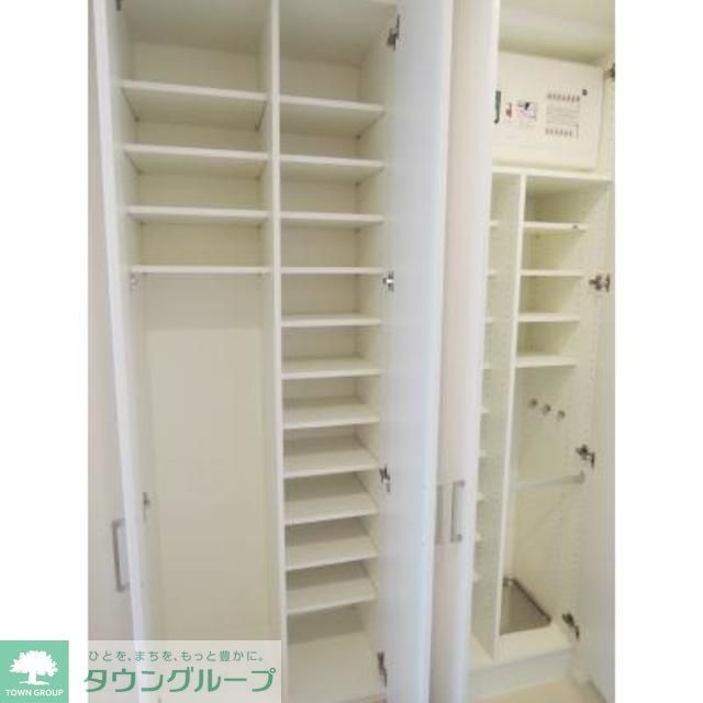 玄関　※写真は同タイプ住戸です。