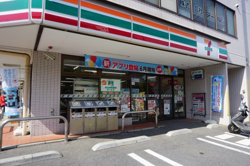コンビニ　セブン－イレブン横浜坂本町店（コンビニ）まで120m