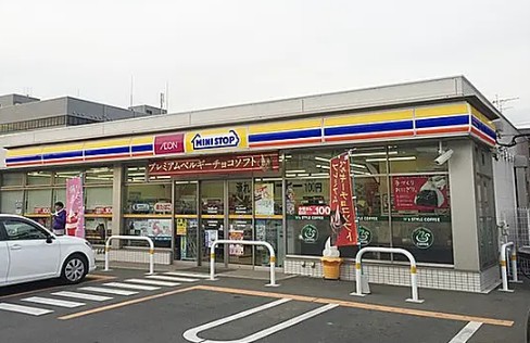 コンビニ　ミニストップ 東久留米柳新田通店（コンビニ）まで523m