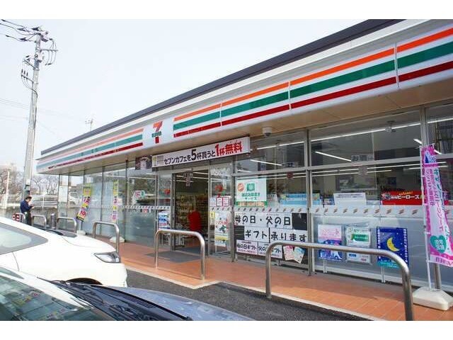 コンビニ　セブンイレブン越谷神明町2丁目店（コンビニ）まで755m