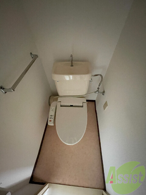 トイレ　こちらはトイレです。清潔感があり、安心して使用できます。