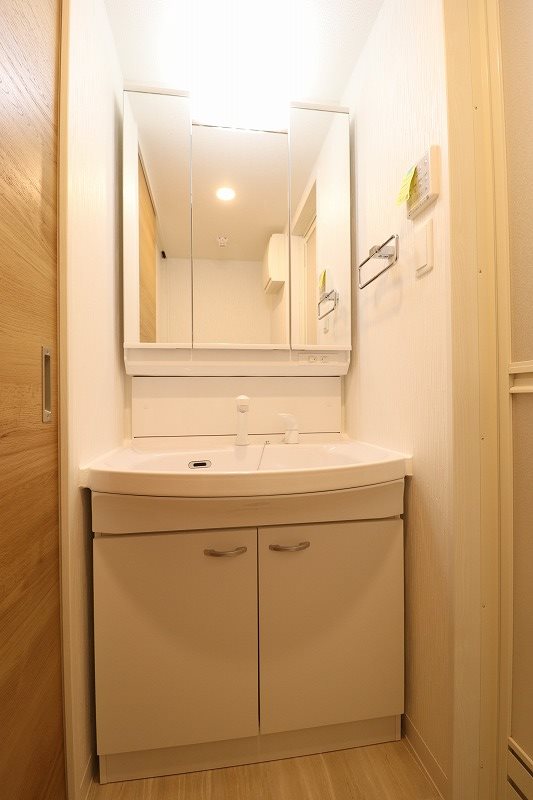 洗面設備　退去予定の為別部屋の写真使用