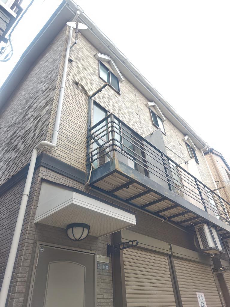 建物外観　★バス停近く　駅へのアクセスも簡単★