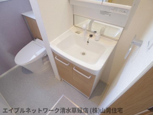 洗面設備　コンパクトで使いやすい洗面所