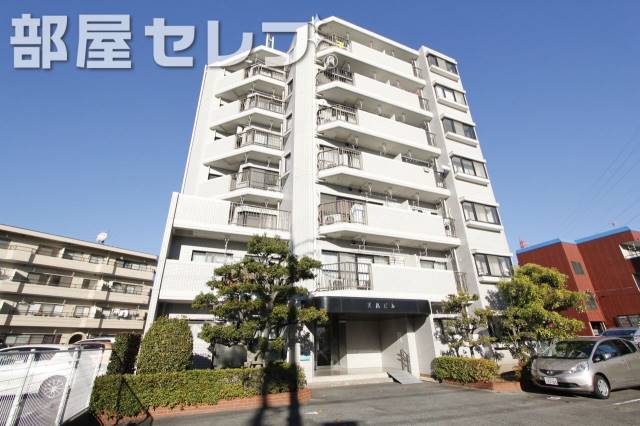 建物外観　どっしりした外観。