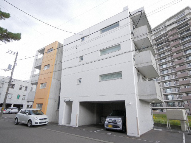 建物外観　☆物件名【グランメゾン厚別】とお伝えください！
