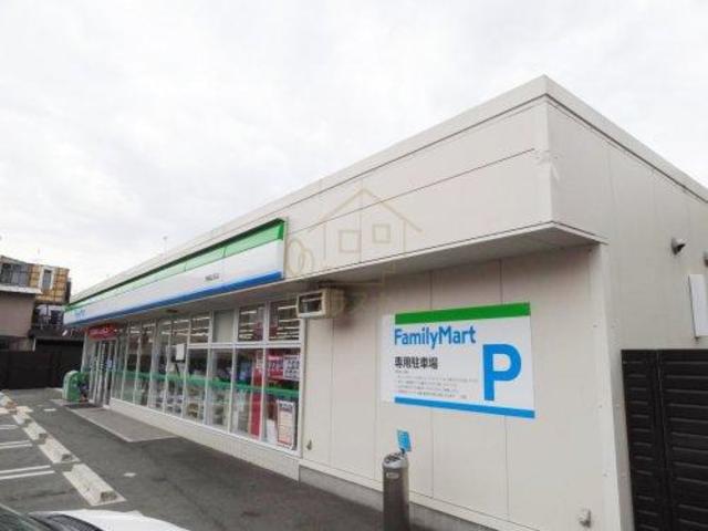 コンビニ　ファミリーマート高石加茂三丁目店（コンビニ）まで672m