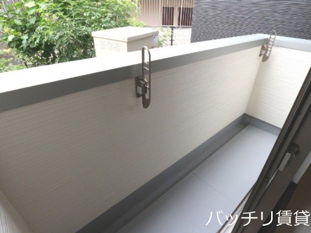 バルコニー　＊画像は同型タイプの為、現状を優先いたします