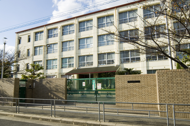 小学校　大阪市立豊里南小学校（小学校）まで710m