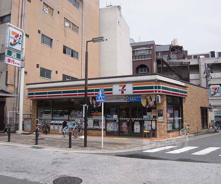 コンビニ　セブンイレブン京都桂駅東口店（コンビニ）まで150m