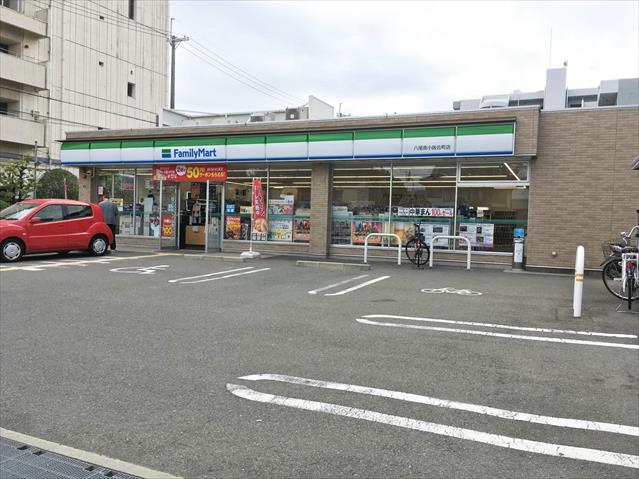 コンビニ　ファミリーマート（コンビニ）まで780m
