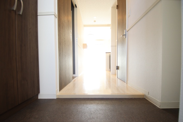 玄関　※別室の参考写真の為、現況優先です。