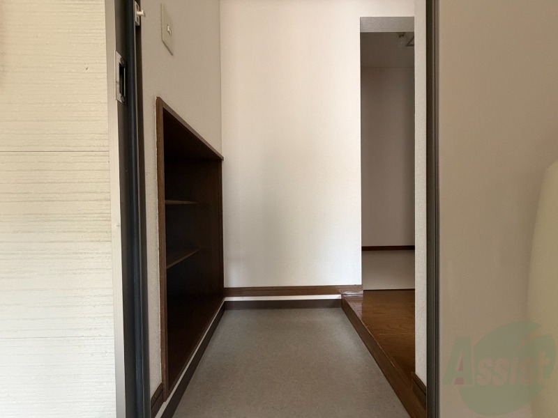 玄関　玄関の様子です。明るい印象ですね。気分もあがりそう。